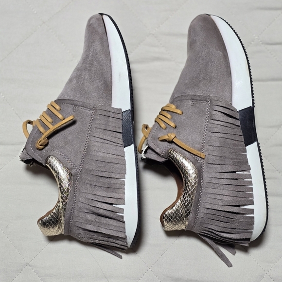 Shu Shop Pepa Womens Fringe Sneakers in a grey/taupe colorway Sz 8.5 - Picture 6 of 7